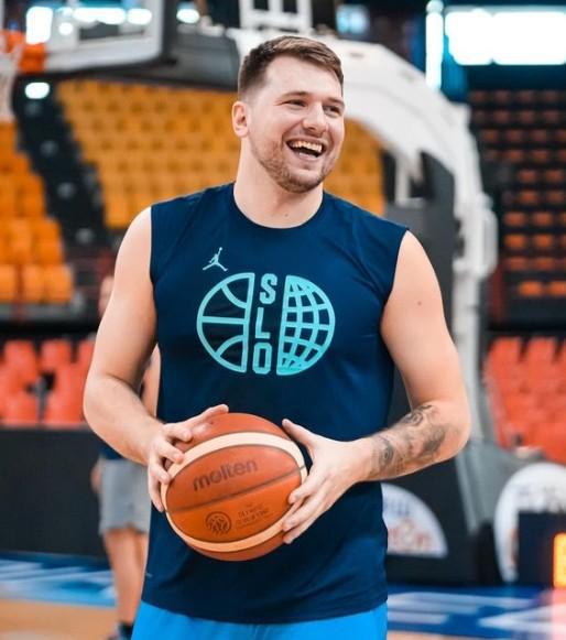 NBA祝14届全明星，MVP，总决赛MVP诺维茨基生日快乐的简单介绍