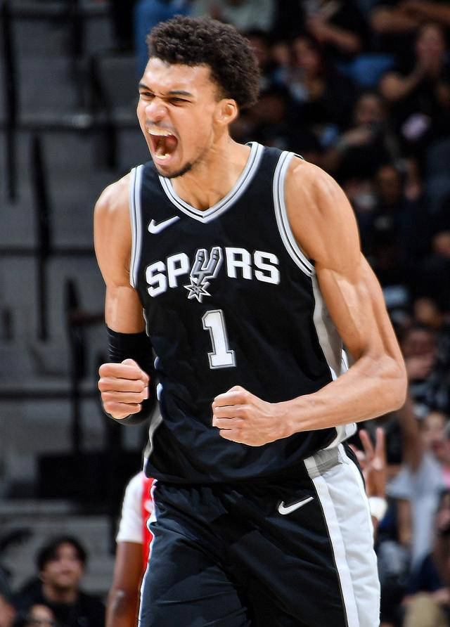 博鱼体育官网-NBA第一“高”僧！一文回顾维克托-文班亚马中国之旅