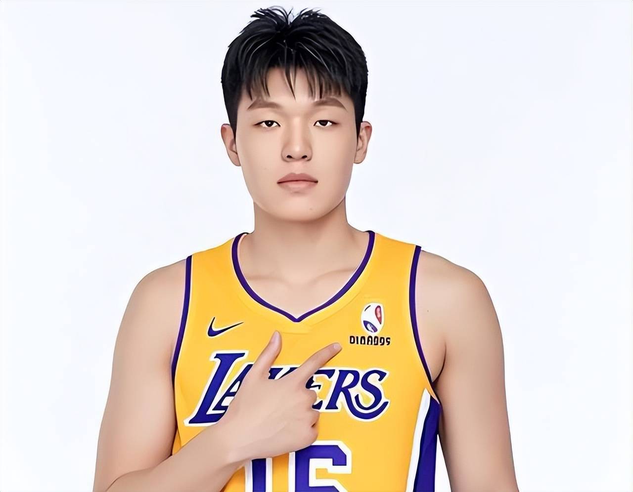 博鱼体育入口-青岛持续对杨瀚森进行特训！NBA级教练个性化指导投篮，积极态度助力融入的简单介绍